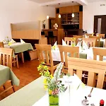 Zum Schwarzen Baeren Szálloda 3*