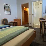 Zum Schwarzen Baeren Szálloda 3*