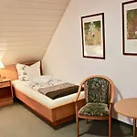 Zum Schwarzen Baeren Szálloda 3*