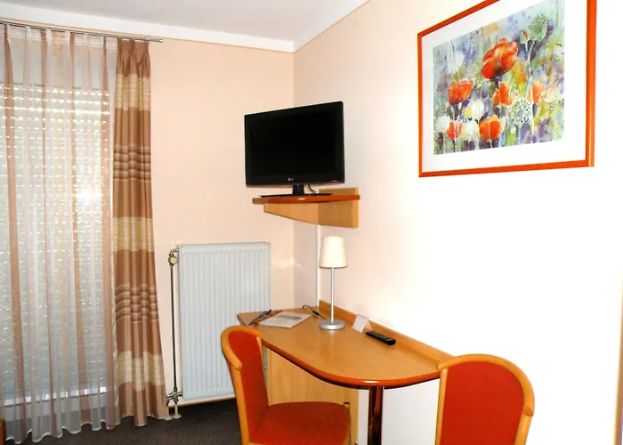 Zum Schwarzen Baeren Hotell