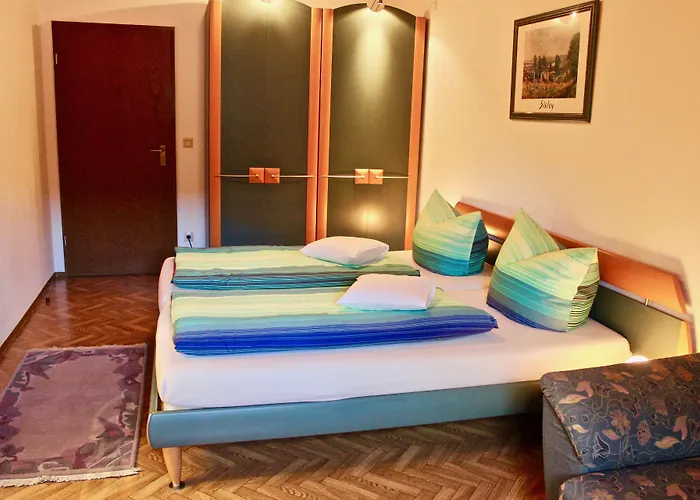 Hotell Zum Schwarzen Baeren 3*