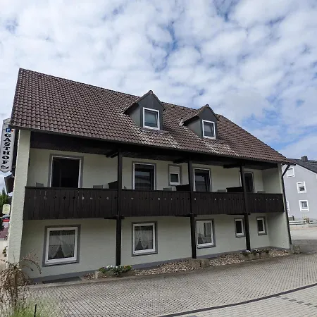 Zum Schwarzen Baeren Hotell
