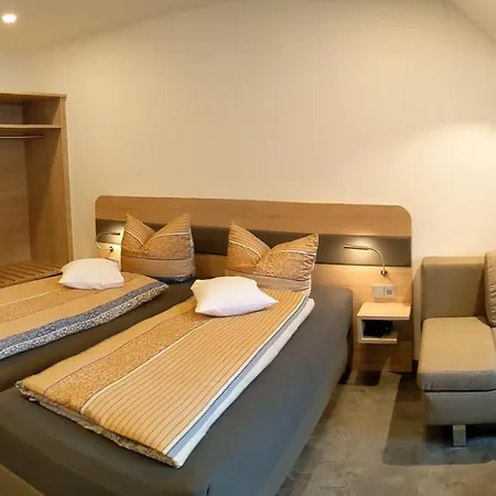 Zum Schwarzen Baeren Hotel 3*