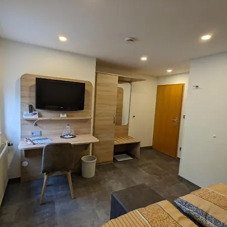 Zum Schwarzen Baeren Hotell