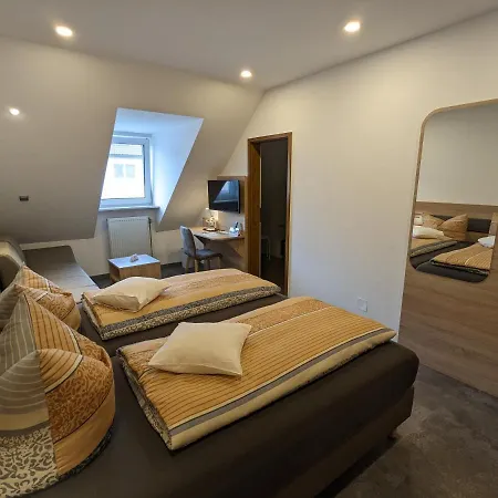 Hotel Zum Schwarzen Baeren 3*