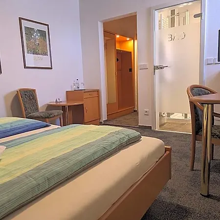 Zum Schwarzen Baeren Hotell