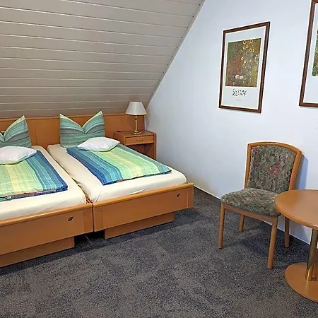 Zum Schwarzen Baeren Hotell 3*