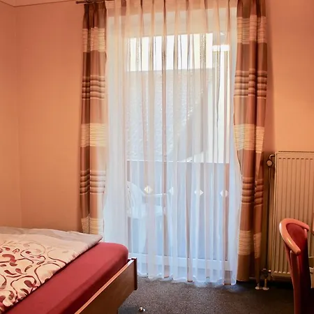 Zum Schwarzen Baeren Hotel 3*