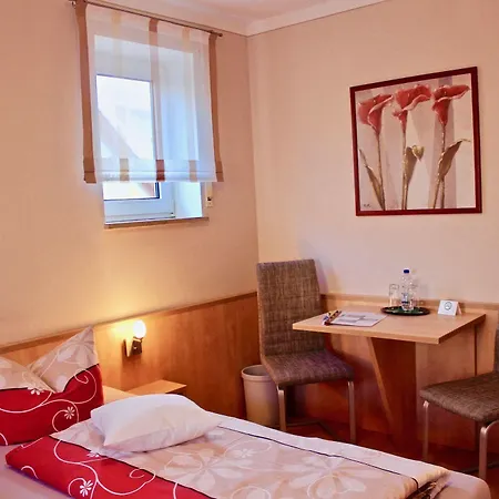 Zum Schwarzen Baeren Hotel 3*