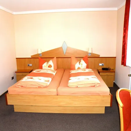 Zum Schwarzen Baeren Hotel 3*
