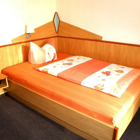 Hotel Zum Schwarzen Baeren 3*