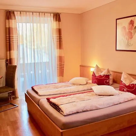 Zum Schwarzen Baeren Hotel 3*