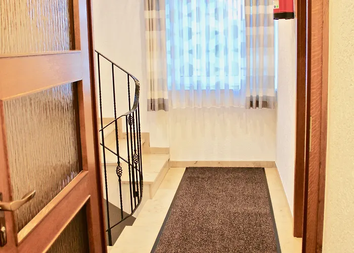 Zum Schwarzen Baeren Hotel 3*